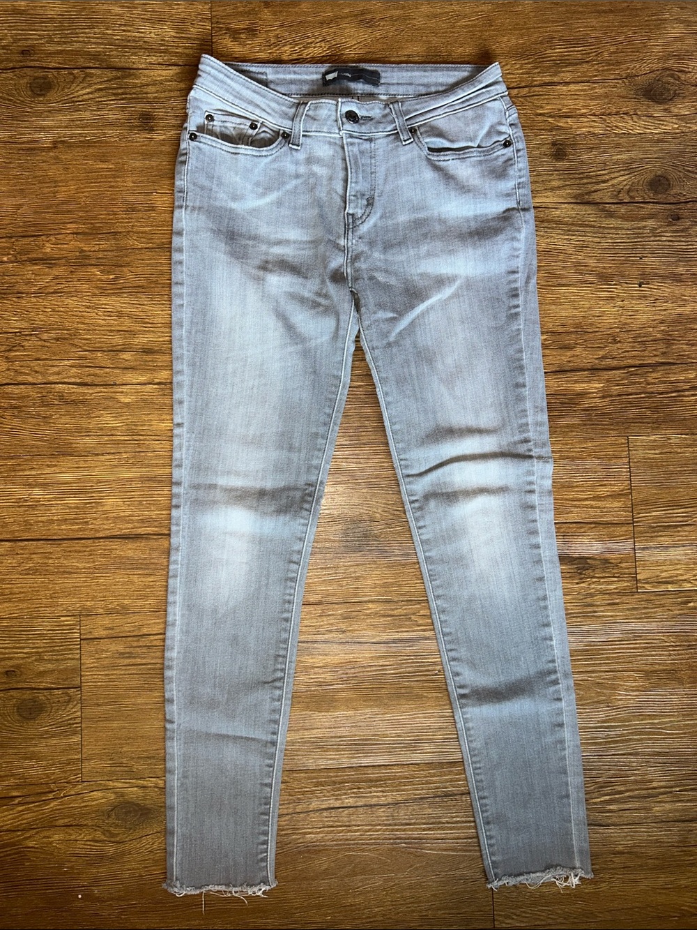 Levi's Women's Light Gray Skinny Legging- Faded Stretch Denim Look